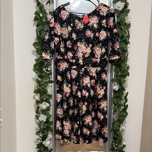 Lamiu SZ XL Floral Dress - Black and Pink NWT